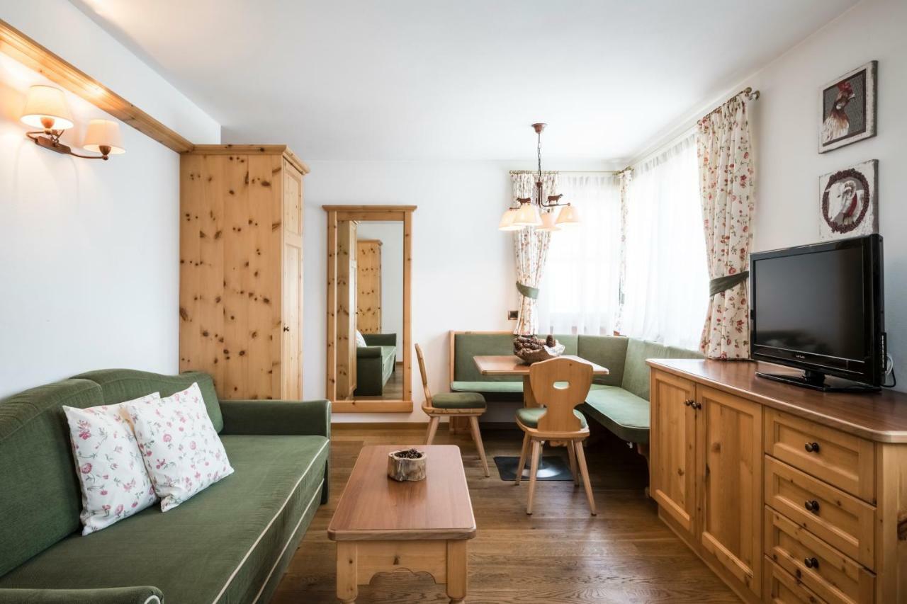 Piculin Alpin Apartments San Martino in Badia Exterior photo